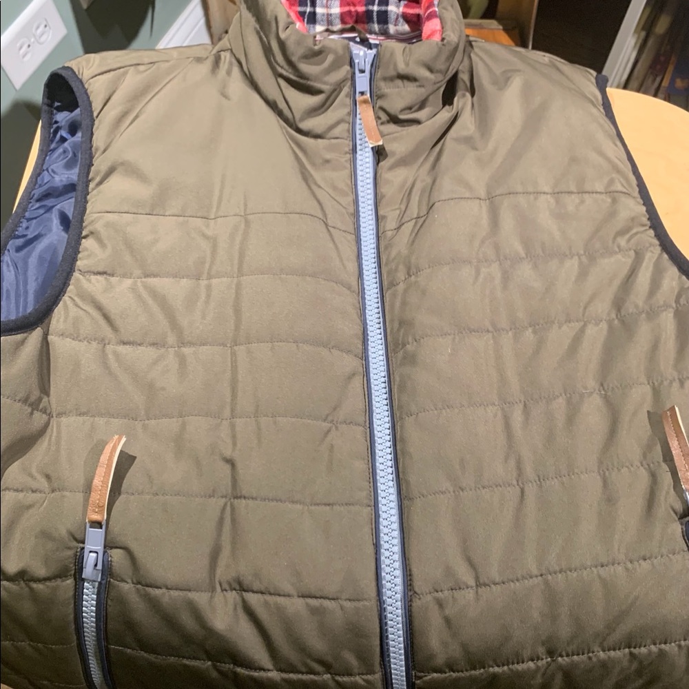 Flag and Anthem Vest. Olive/army green Large.